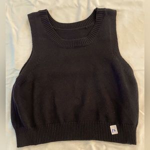 Black short vest. Large. Shein